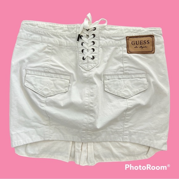 White Los Angeles Guess Mini Skirt - size small - Picture 2 of 5